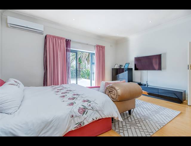 5 BEDROOM HOUSE FOR SALE IN HOUGHTON ESTATE